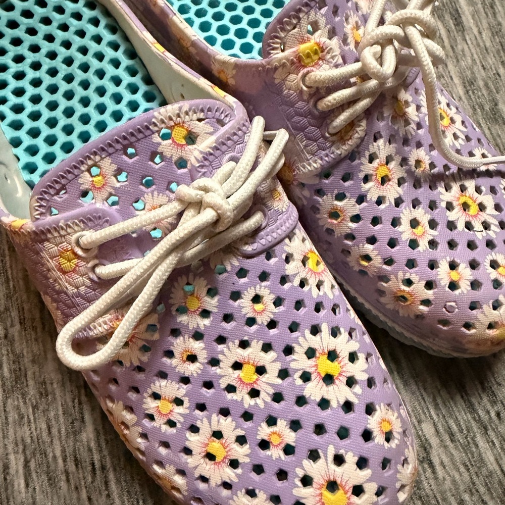 Floral Perforated Slip-On beach ware - Picture 5 of 5